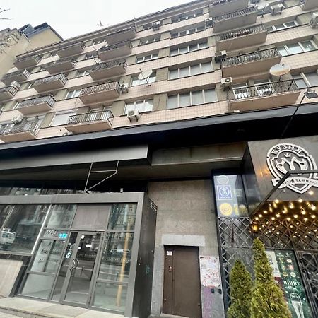 Apartments Near Arena City Киев Экстерьер фото