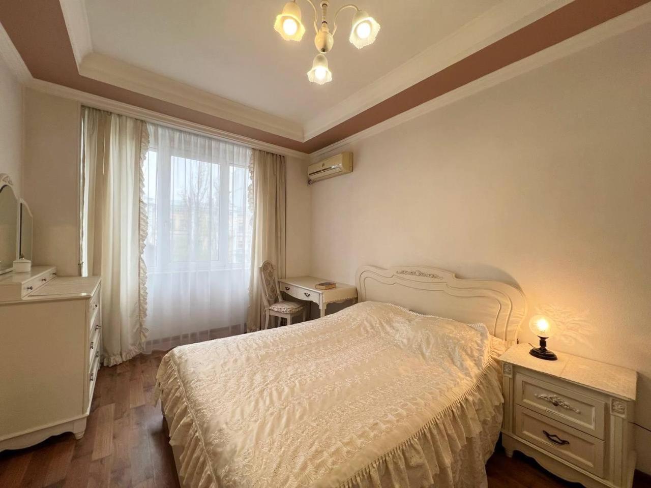 Apartments Near Arena City Киев Экстерьер фото