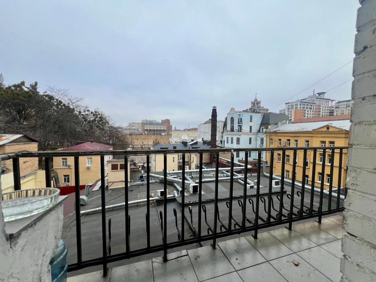 Apartments Near Arena City Киев Экстерьер фото