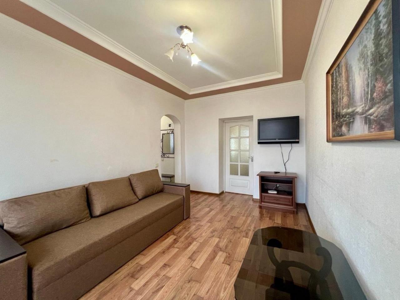 Apartments Near Arena City Киев Экстерьер фото